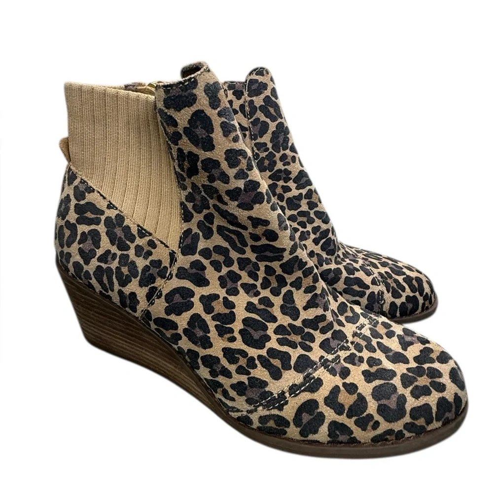 TOMS leopard print Sadie suede wedge‎ booties